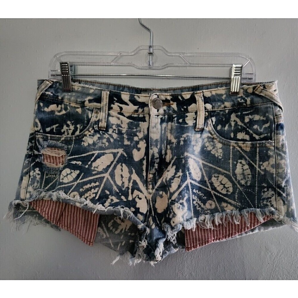 Free People 29 Bleach Wash Distressed Red Stripe Pocket Cutoff Denim Sexy Shorts - Picture 2 of 6
